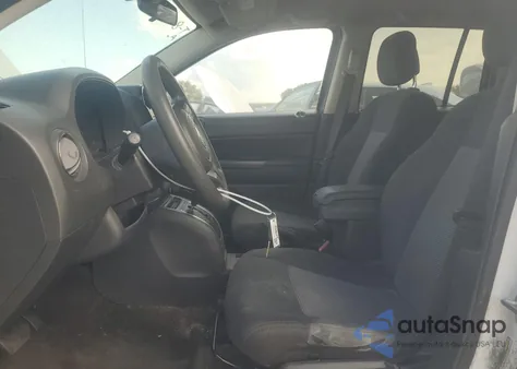 2015 Jeep Compass Sport z USA, uszkodzony, nr VIN 1C4NJDBB4FD316852